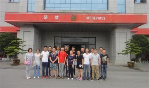 独具匠心的“党员运动日”